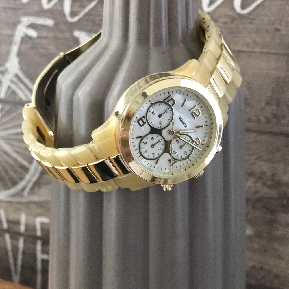 Dress watch